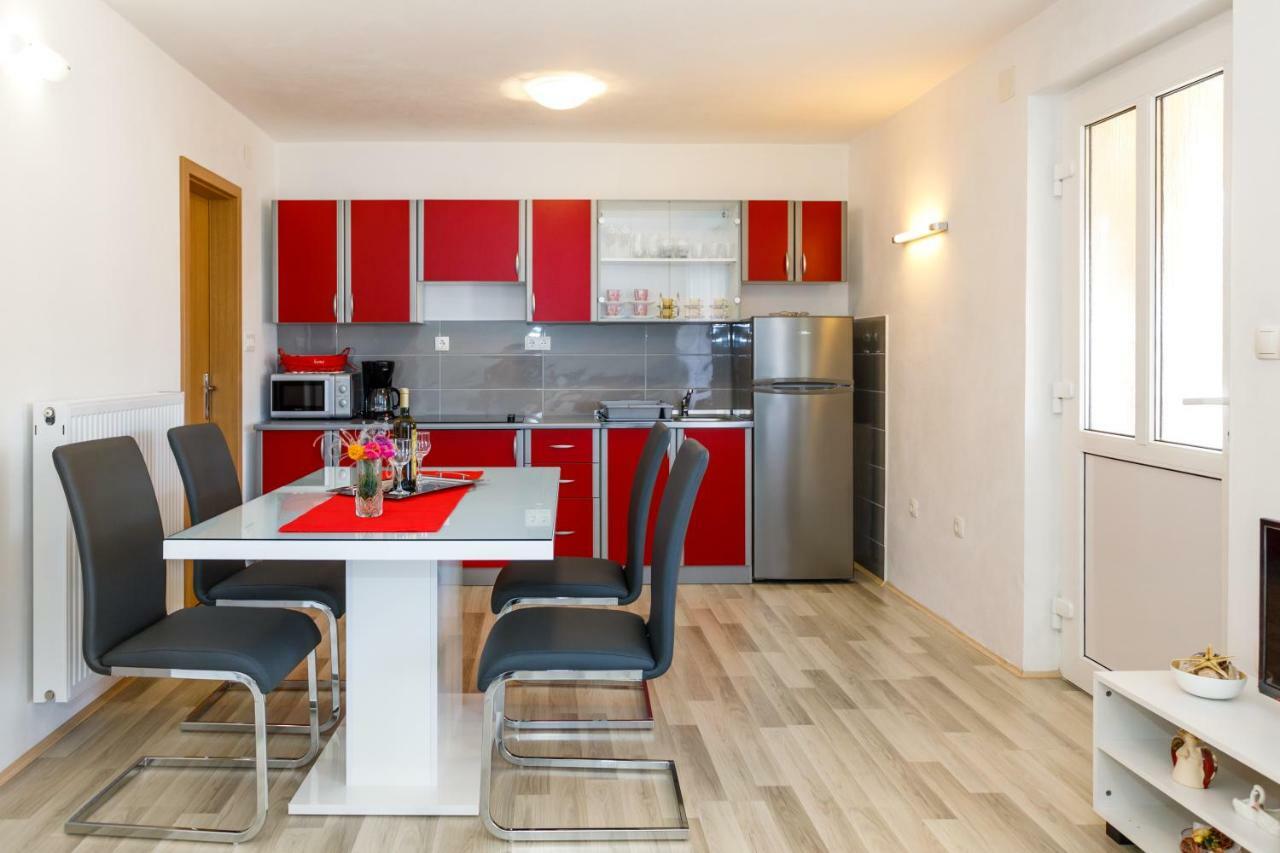 Apartman Dobrila Vrh  Ngoại thất bức ảnh