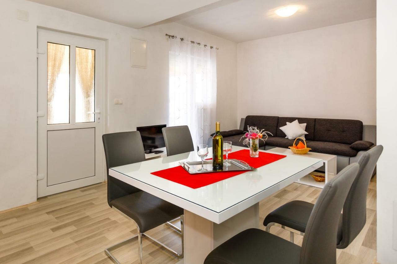 Apartman Dobrila Vrh  Ngoại thất bức ảnh